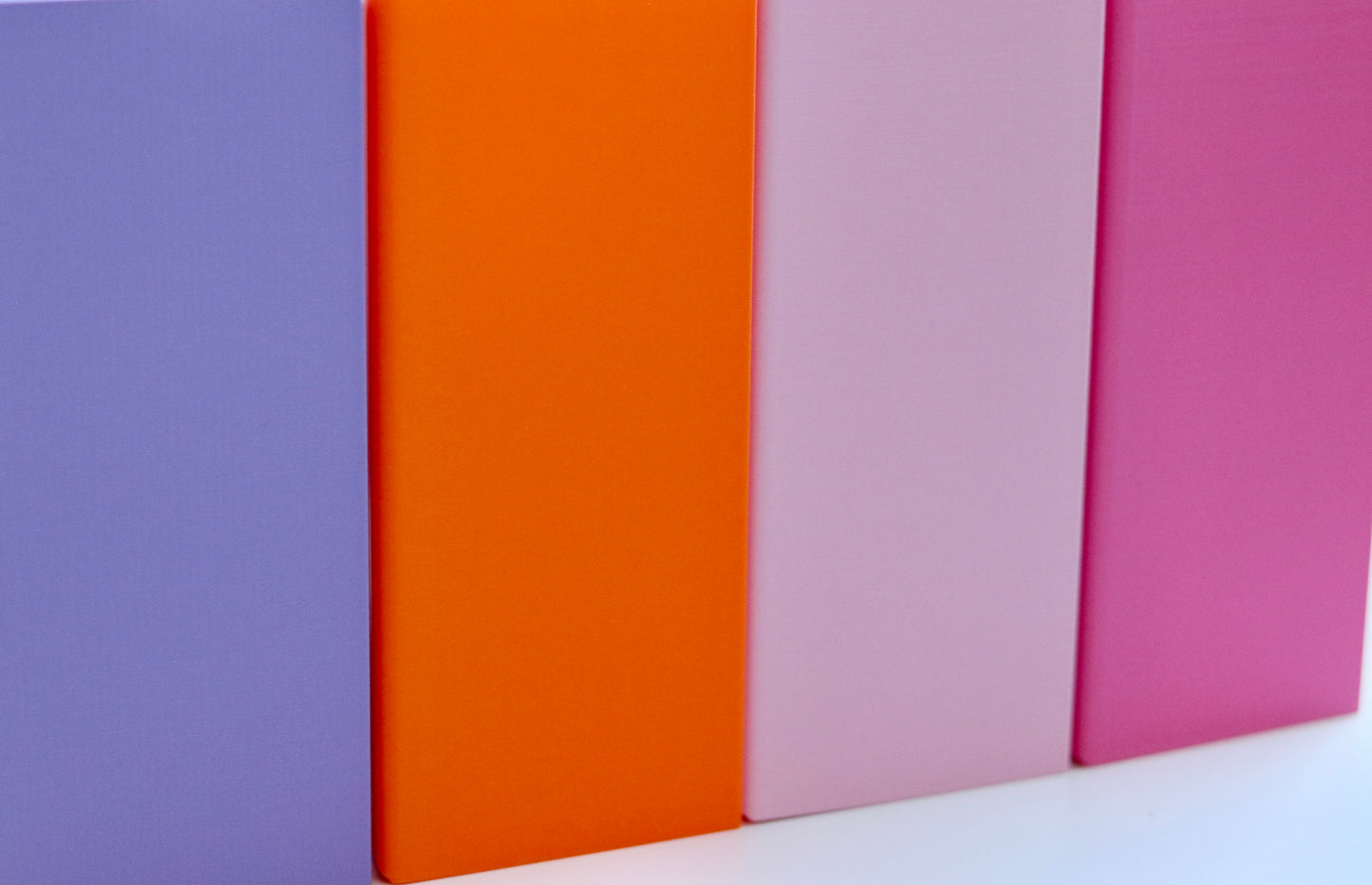 Ergonomische Napferhöhung Pop of Color - Genuss mit Neigung (Geneigt): Eckiges Design