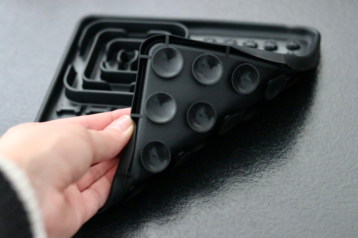 Lick mat: a snare stop and cat activity in one!